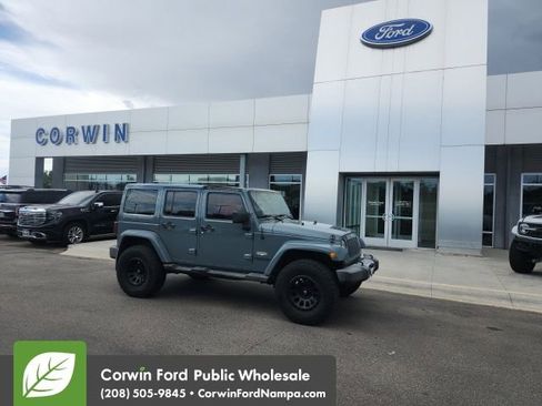 Used 2014 Jeep Wrangler Unlimited Sahara w/ Dual Top Group AWD/4WD image 3
