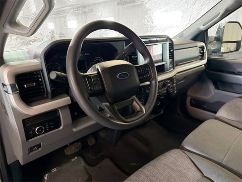 Used 2024 Ford F350 XLT image 8