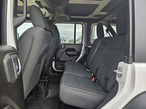 Used 2024 Jeep Wrangler Sport S image 11