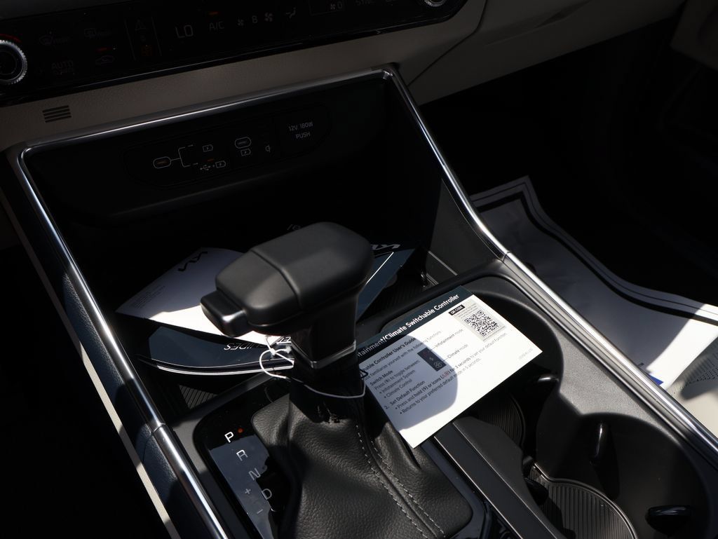 New 2026 Kia Carnival SX w/ SX Dark Edition Package FWD image 34