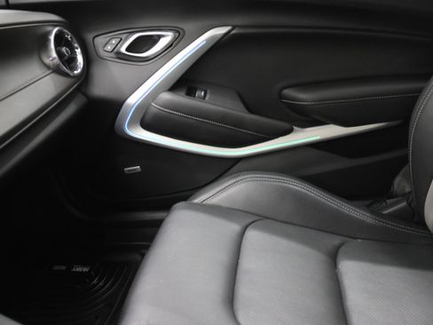 Used 2020 Chevrolet Camaro SS RWD image 12