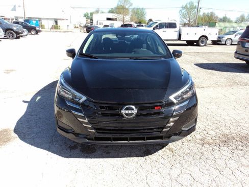 Used 2025 Nissan Versa SR w/ Trunk Package image 8