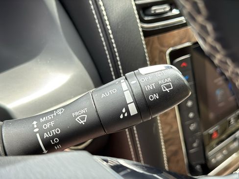 Used 2021 INFINITI QX80 Premium Select w/ All-Season Package AWD/4WD image 18