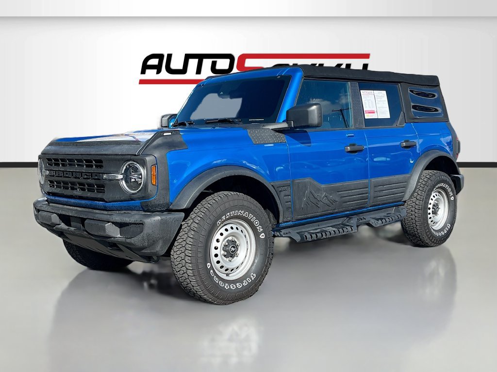 Used 2023 Ford Bronco 4-Door AWD/4WD image 3