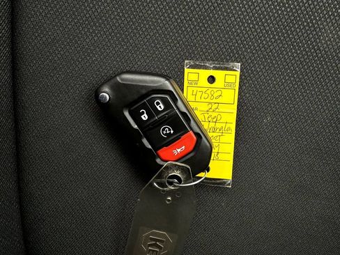 Used 2022 Jeep Wrangler Unlimited Sport image 26