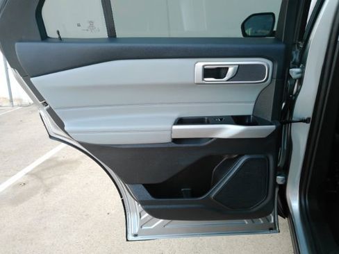 Used 2024 Ford Explorer XLT w/ Equipment Group 202A RWD image 18