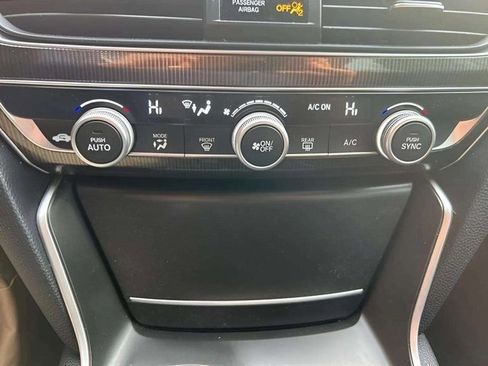 Used 2020 Honda Accord Sport image 12