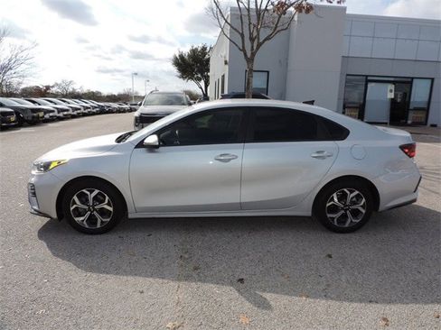 Used 2021 Kia Forte LXS image 8