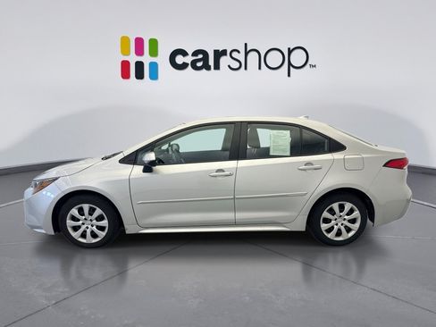 Used 2025 Toyota Corolla LE FWD image 2