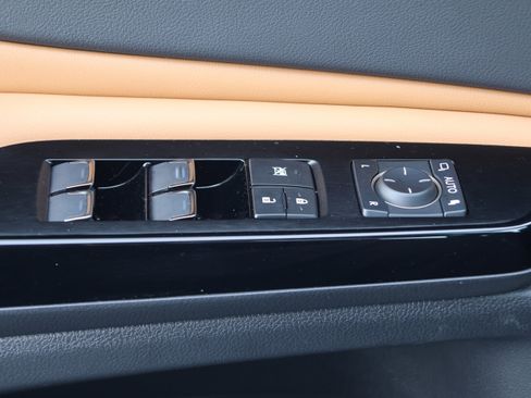 Certified 2024 Lexus ES 350 Ultra Luxury w/ Accessory Package (Z2) image 15