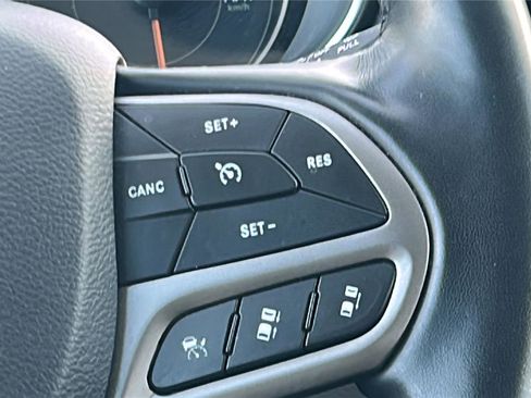 Used 2021 Jeep Cherokee Limited image 13