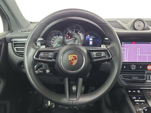 Certified 2025 Porsche Macan AWD/4WD image 14
