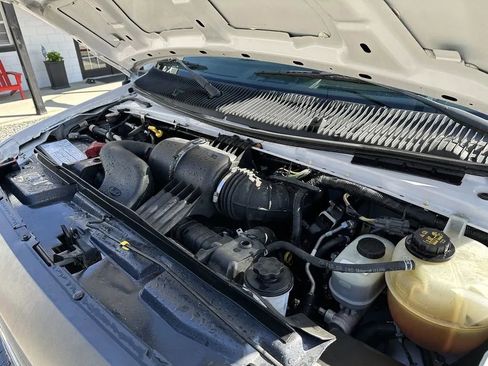 Used 2019 Ford E-350 and Econoline 350 Super Duty w/ Power Windows & Locks Group image 18