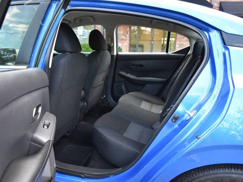 Used 2024 Nissan Sentra SV FWD image 9