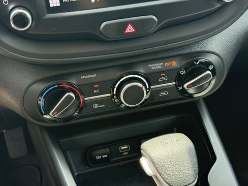 Used 2024 Kia Soul LX w/ Option Group 015 FWD image 22