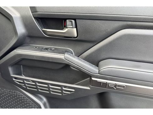 Certified 2025 Toyota Tacoma TRD Sport w/ TRD Sport Upgrade Package image 18