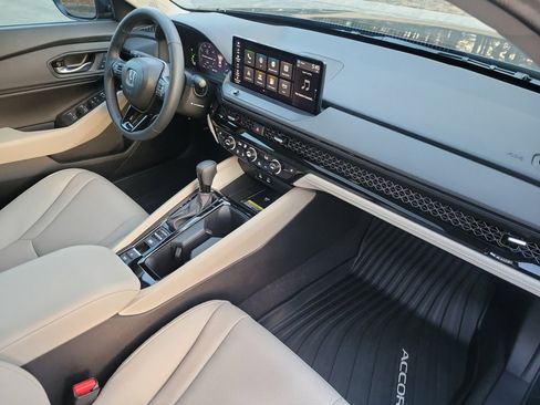 Used 2025 Honda Accord EX-L image 32