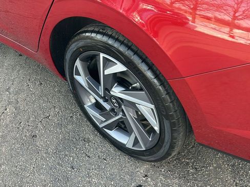 Used 2025 Hyundai Elantra SEL image 9
