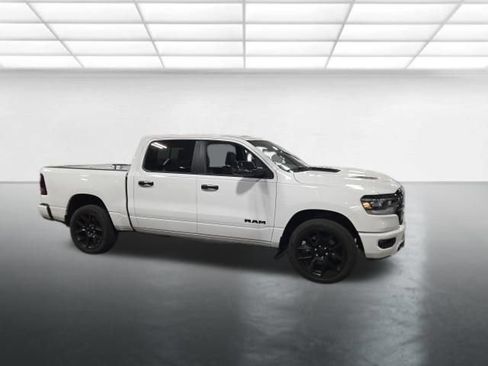 Used 2024 RAM 1500 Laramie AWD/4WD image 3