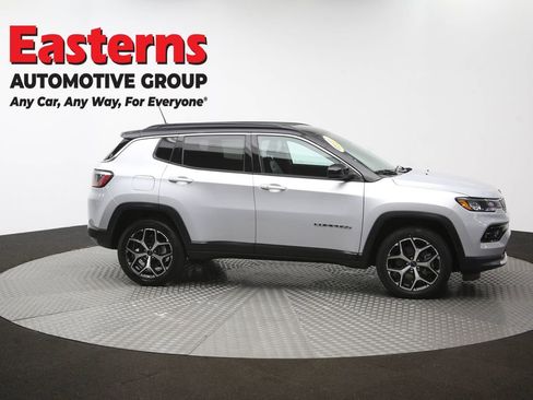 Used 2025 Jeep Compass Limited AWD/4WD image 46