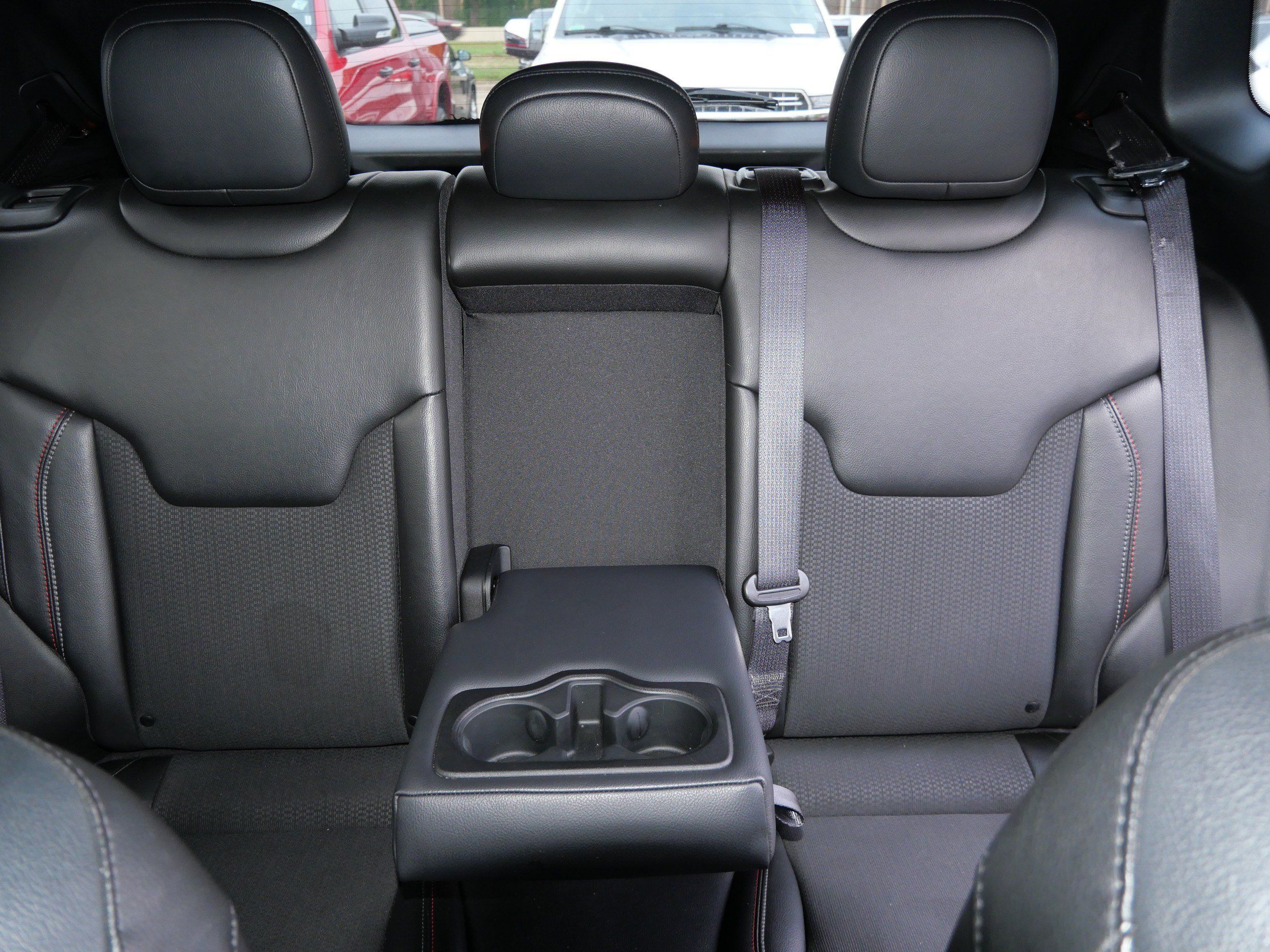 Used 2023 Jeep Compass Trailhawk AWD/4WD image 13