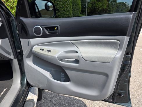 Used 2010 Toyota Tacoma 4x4 Access Cab V6 image 24