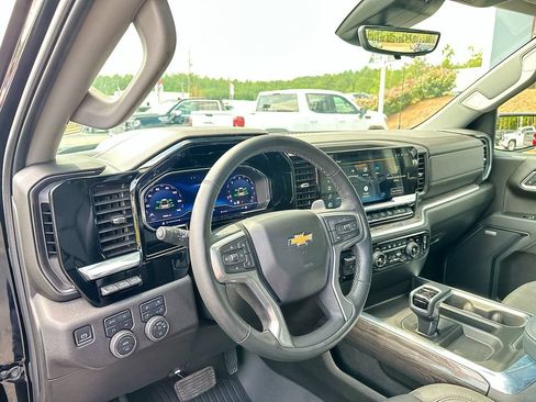 Used 2025 Chevrolet Silverado 1500 LTZ w/ LTZ Premium Package AWD/4WD image 10