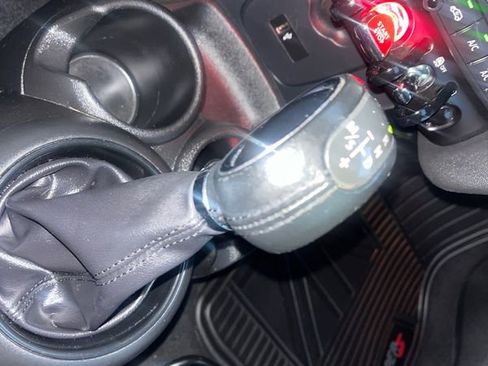 Used 2019 MINI Cooper 4-Door Hardtop image 25