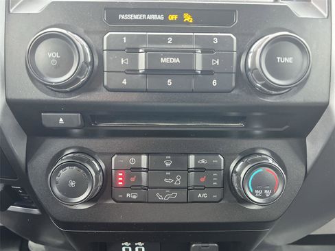 Used 2018 Ford F150 XLT w/ Equipment Group 302A Luxury image 20