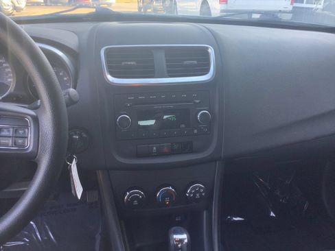 Used 2013 Dodge Avenger SE FWD image 19