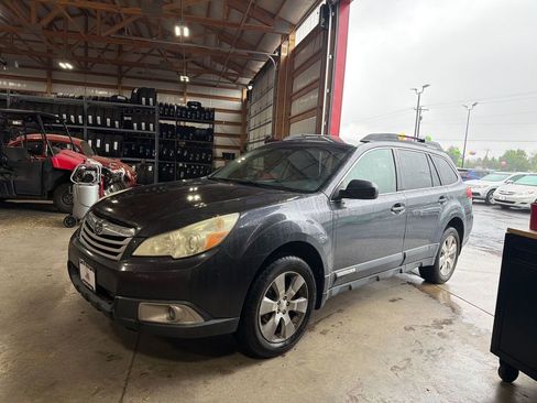 Used 2010 Subaru Outback 2.5i Premium AWD/4WD image 1