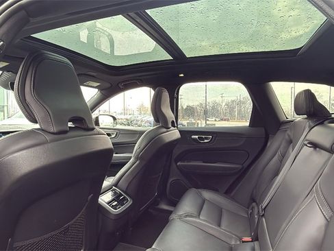 Certified 2024 Volvo XC60 B5 Ultimate w/ Climate Package image 28