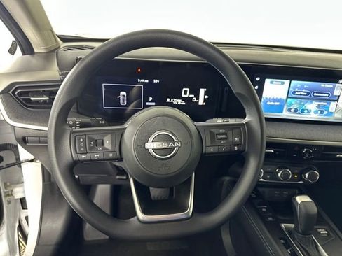 Certified 2025 Nissan Kicks SV image 14