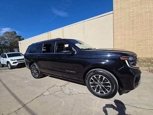 Used 2025 Ford Expedition Max Platinum image 4