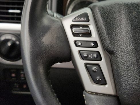 Used 2017 Nissan Titan PRO-4X image 26