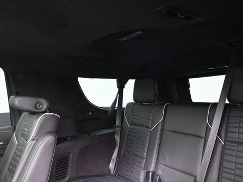 Used 2024 Cadillac Escalade ESV Premium Luxury Platinum AWD/4WD image 22