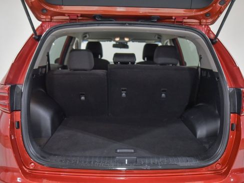 Used 2020 Kia Sportage LX image 11