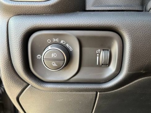 Certified 2025 RAM 2500 Big Horn AWD/4WD image 17