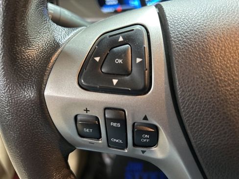 Used 2017 Ford Taurus SEL w/ Equipment Group 201A image 22