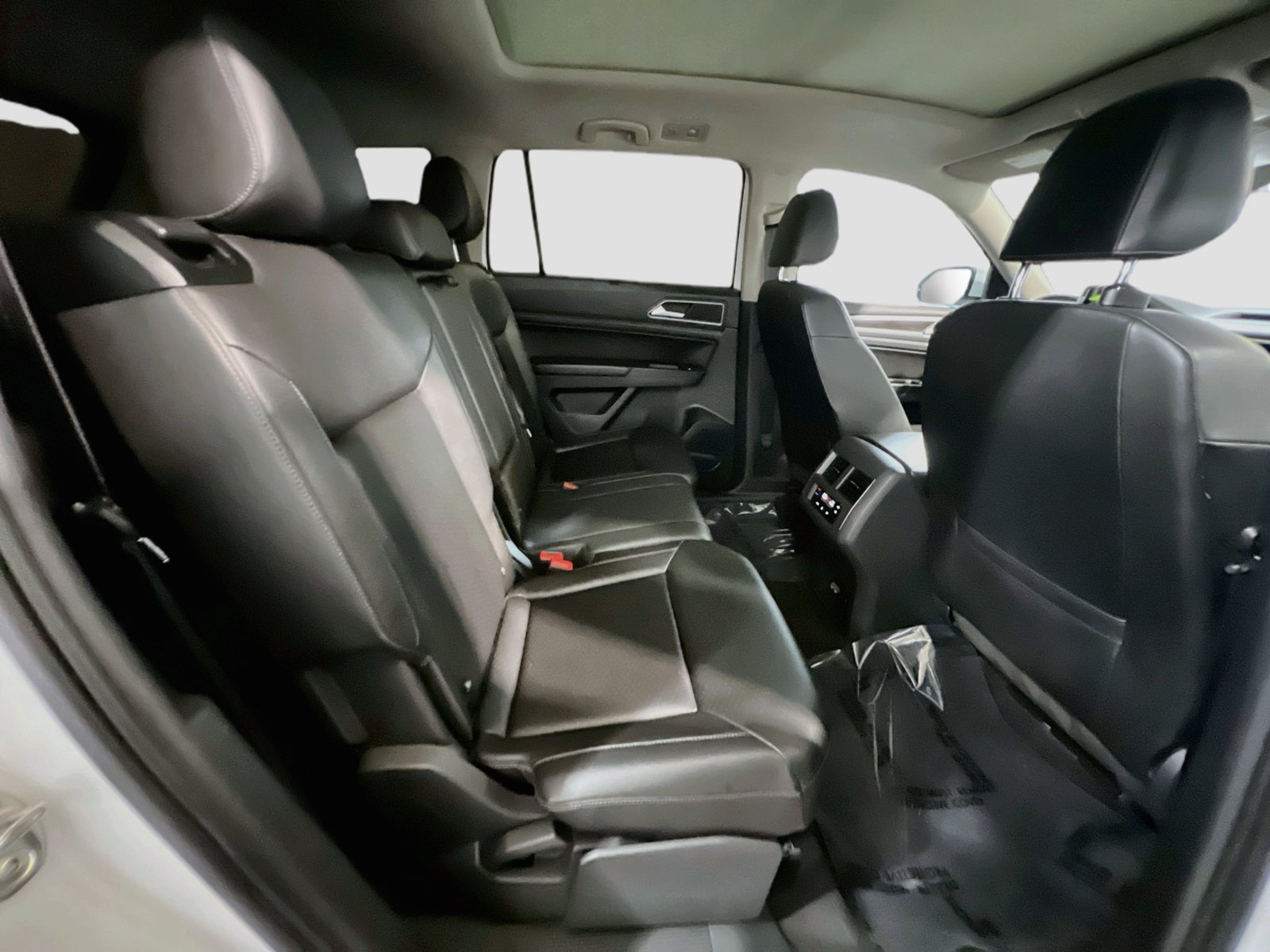 Used 2018 Volkswagen Atlas SEL FWD image 20
