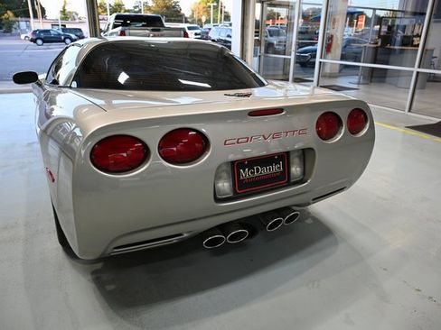 Used 2000 Chevrolet Corvette Coupe w/ Roof Pkg image 8