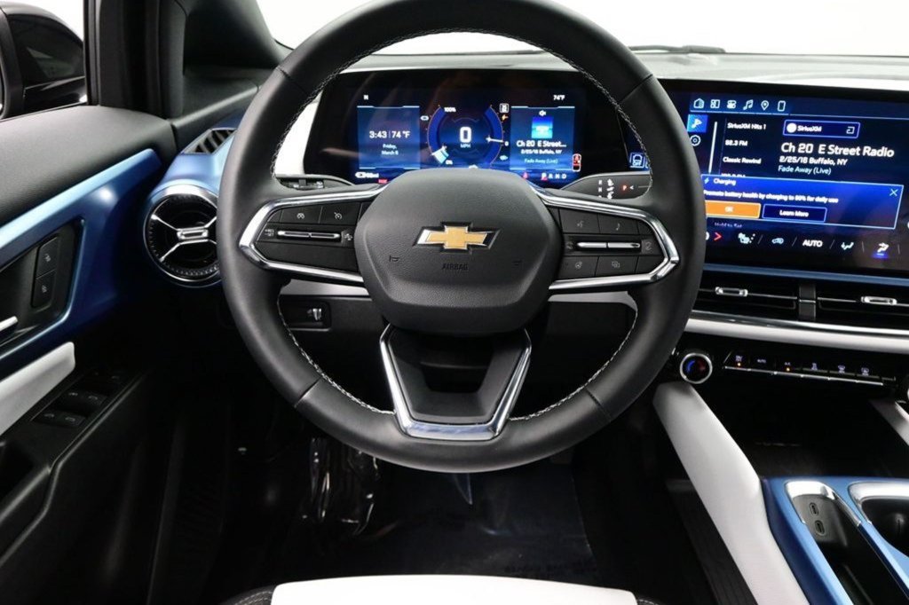 Used 2026 Chevrolet Equinox EV LT FWD image 25