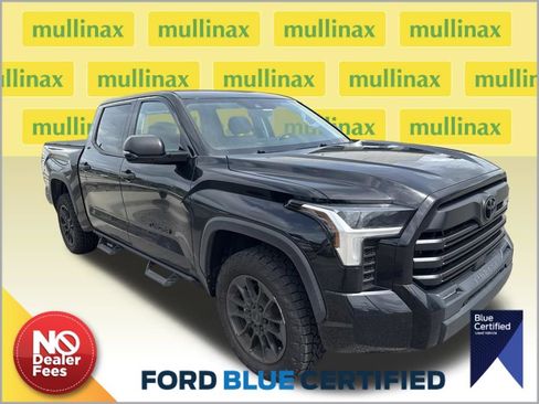 Used 2023 Toyota Tundra SR5 w/ SR5 Convenience Package AWD/4WD image 1