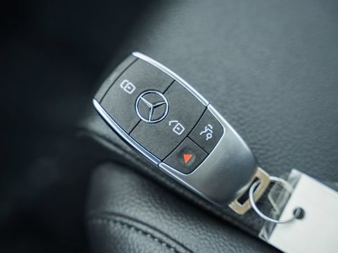 Used 2024 Mercedes-Benz EQB 350 4MATIC SUV image 46