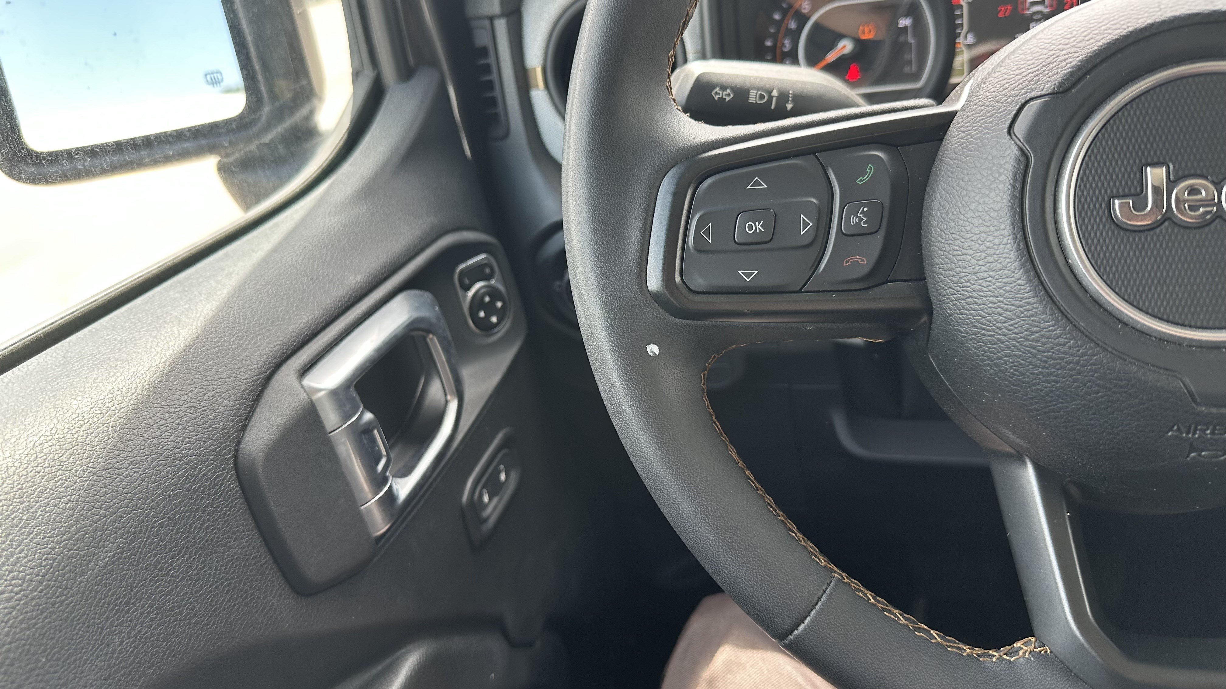 Used 2024 Jeep Wrangler Unlimited Sport AWD/4WD image 21