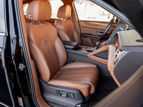 Certified 2022 Bentley Bentayga image 29