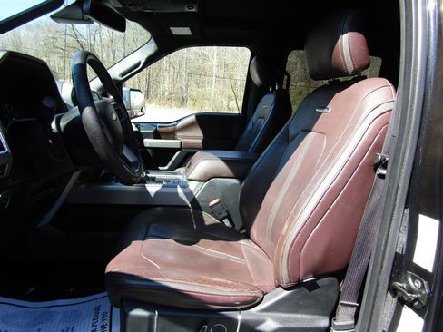 Used 2015 Ford F150 Platinum w/ Equipment Group 701A Luxury image 12