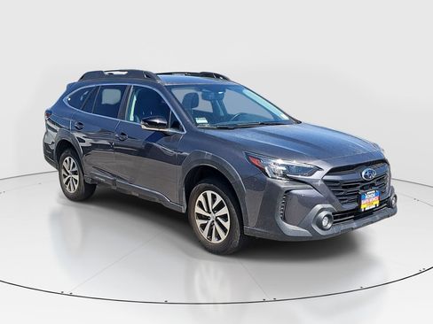 Used 2024 Subaru Outback Premium AWD/4WD image 3
