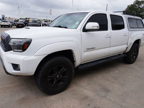 Used 2012 Toyota Tacoma 4x4 Double Cab w/ TRD Sport Pkg image 3