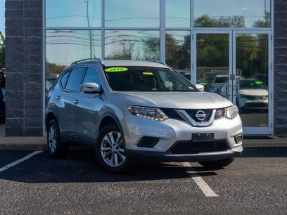 Used 2016 Nissan Rogue SV w/ SV Premium Package